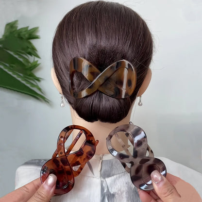 Elegant figure-8 hair clip for women, fashionable leopard print polka dot hairpin, frosted updo, shark clip headwear