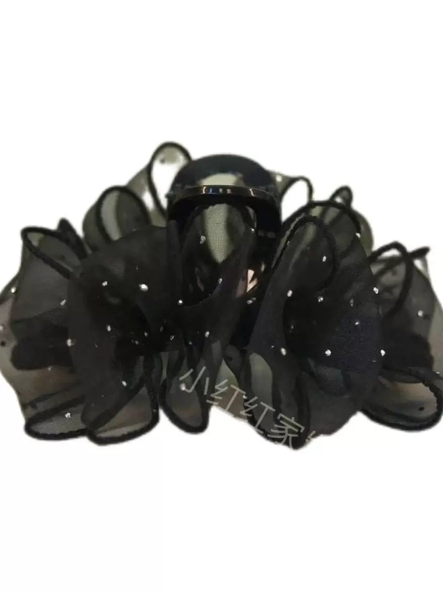 Elegant temperament, sophistication, gray pleated mesh bubble claw clip, medium size, little hair volume, hair clip, shark clip at the back of the head