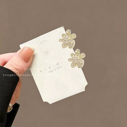 Temperament: Shiny diamond, small flower hairpin, bangs, side forehead hairpin, 2026 new high-end grip clip headwear