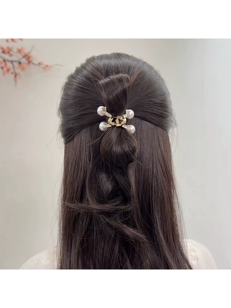 Short hair, awkward phase, half-bun, pearl small clip, high-end V-shaped hair clip at the back of the head, women's hair volume with little clip