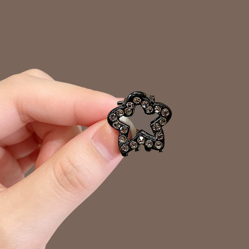 High-end black metallic star-shaped hairpins for women, new bangs side clip, princess hairstyle, small claw pin, rhinestone hairpin