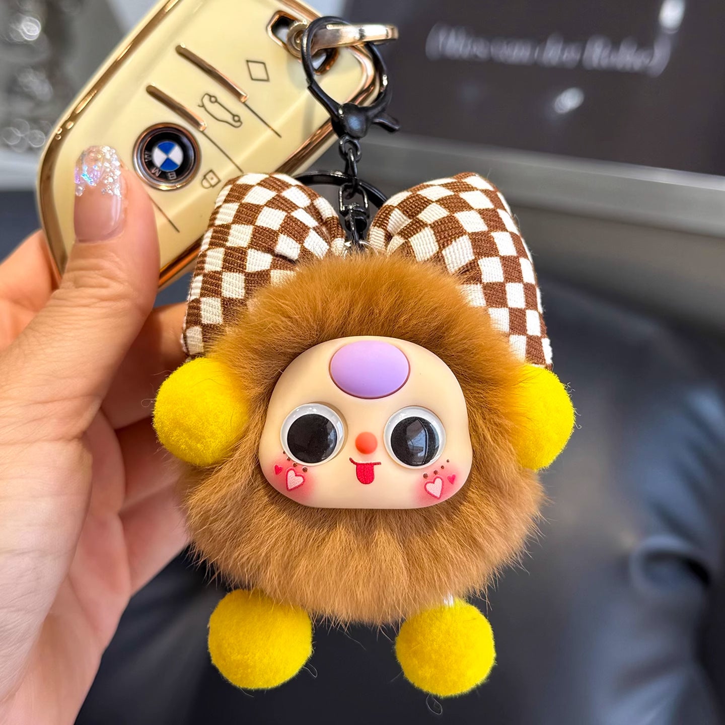 Imitation otter rabbit fur bow, small briquettes, car keychain pendants, exquisite dolls, cartoon dolls, school bags, bag ornaments