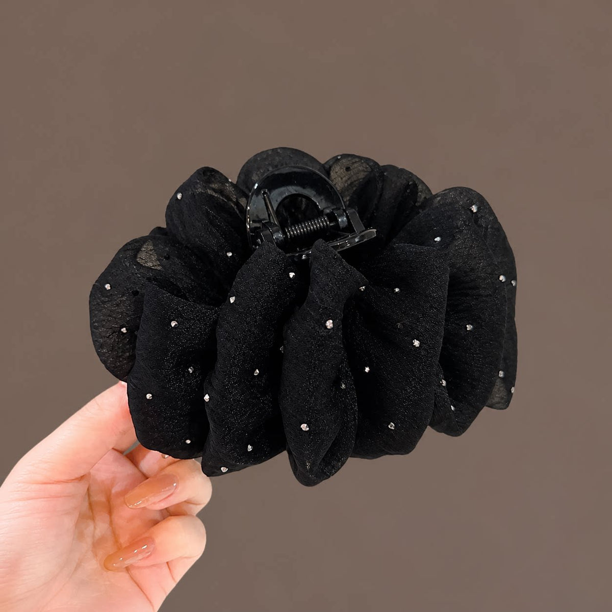 Black mesh bubble claw hair clip with a premium look like a 'full-scale starry star' hair clip, 2026 new style with little hair volume at the back of the head