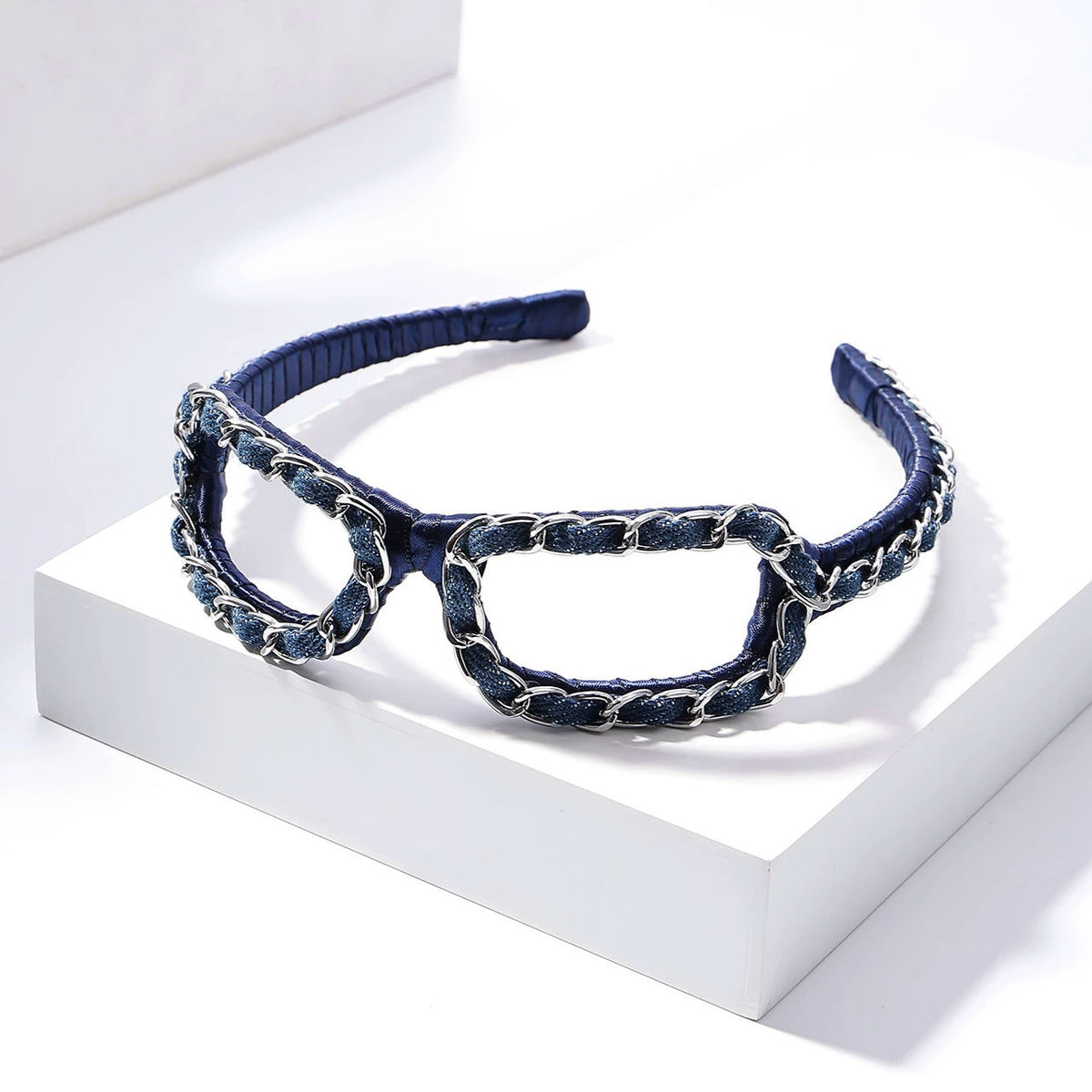 Design light luxury, high-end foreign fashion glasses, headbands, headbands, women's 2026 new high skull top headbands, hairpins