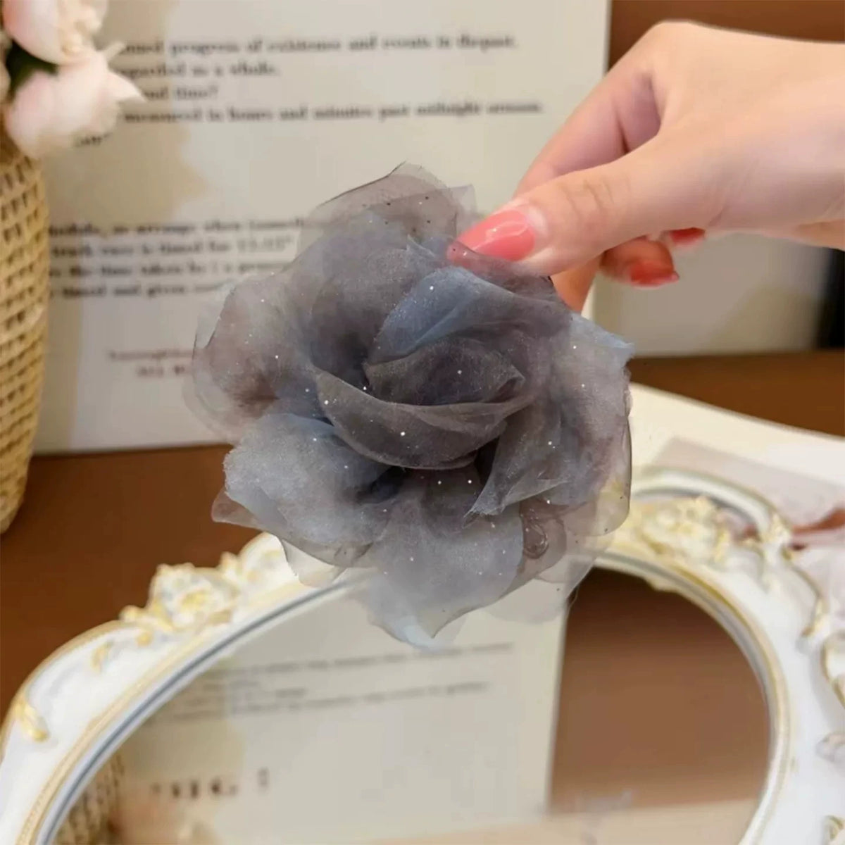 Korean-style gentle and elegant chiffon floral bun clip, light luxury temperament, high-end hair clip, bun head claw clip at the back of the head